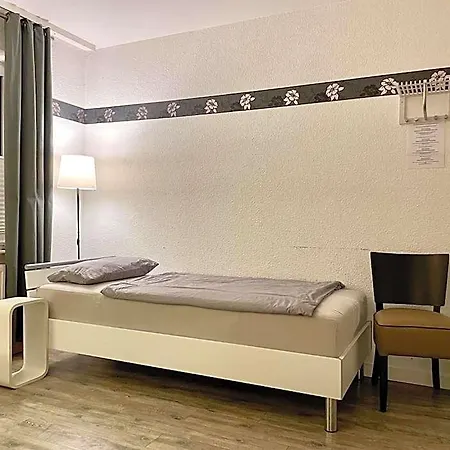Winwin Im Westen Hostel